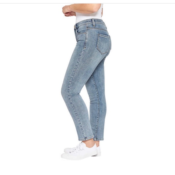 Kensie Women’s Straight Leg Jean - Picture 2 of 4